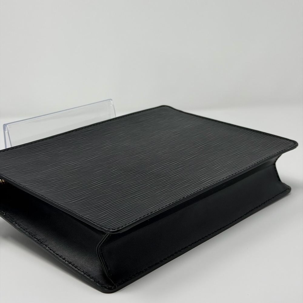 Louis Vuitton Epi Black Leather Clutch ~ Like New! SR0988 - Picture 8 of 10